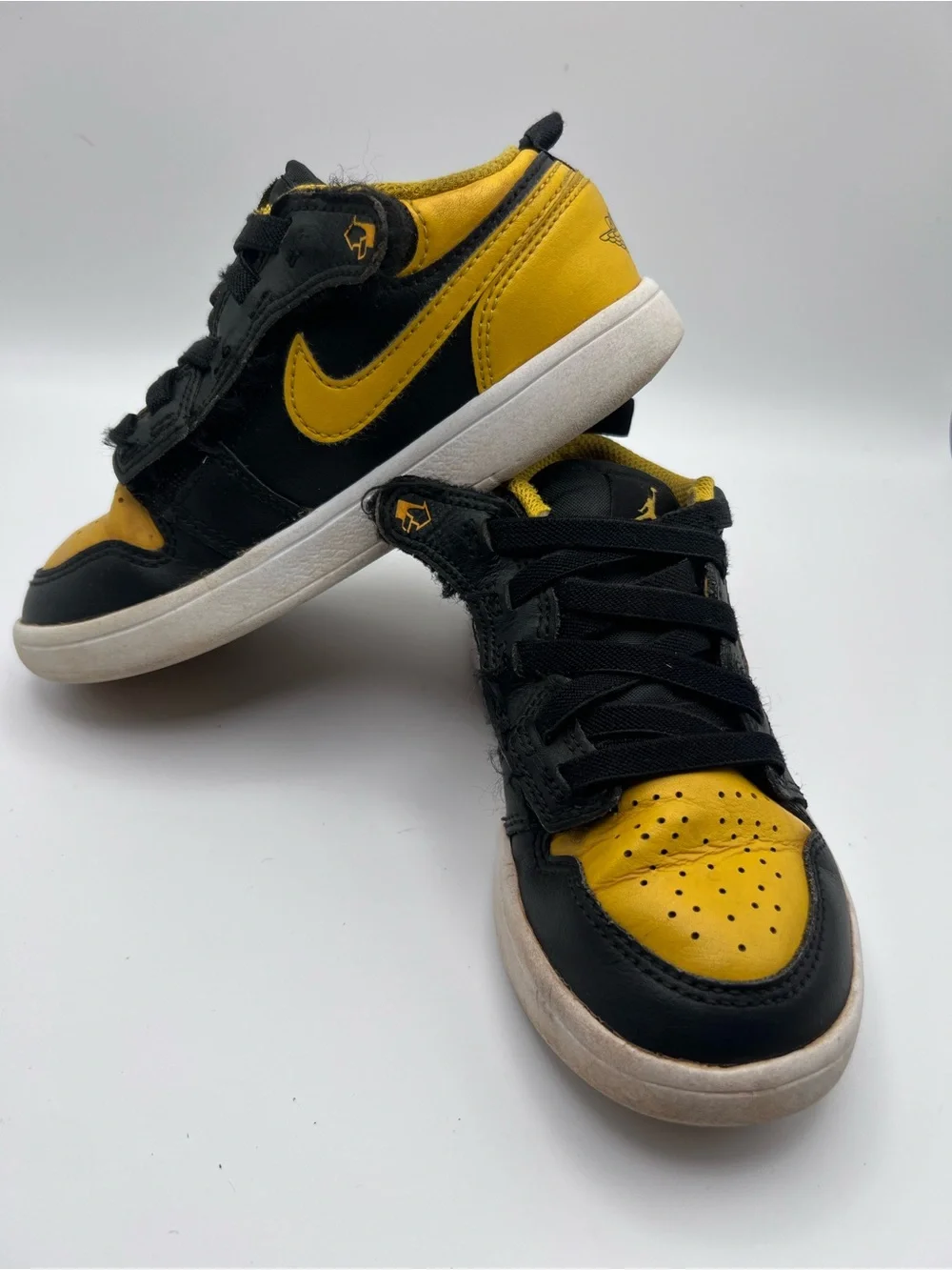 Nike Kids Jordan 1 Low-Top Sneakers in Black and Yellow